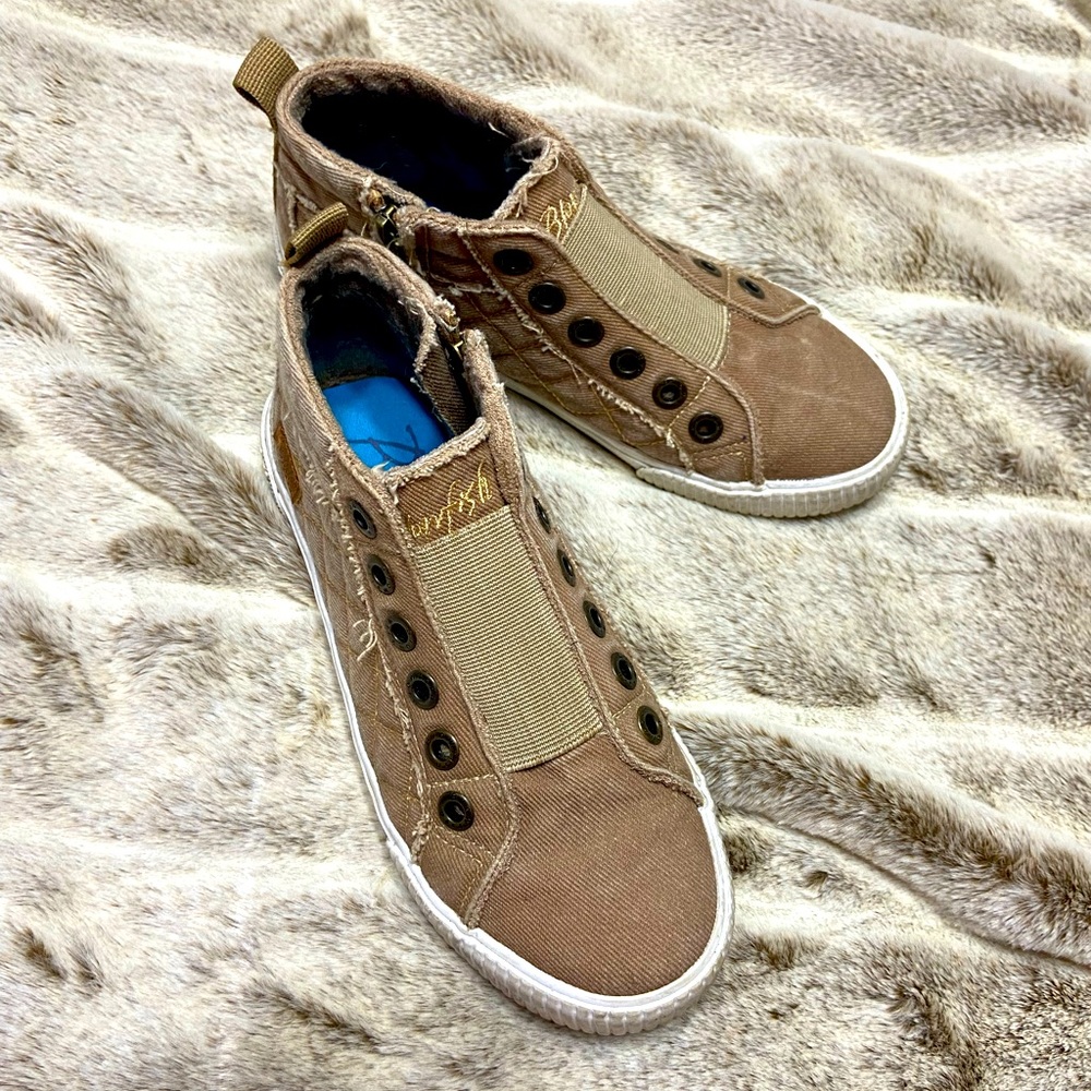 Blowfish Sneakers. Women’s.